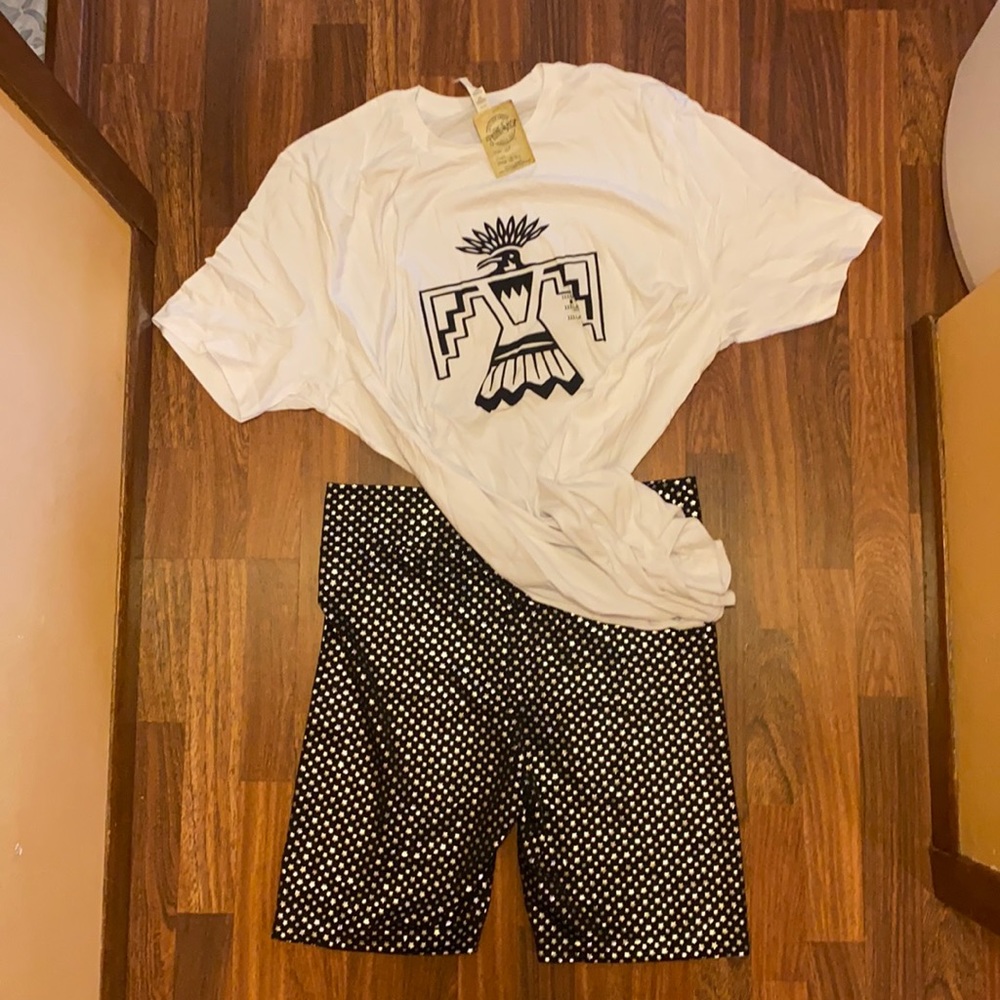 Biker shorts with stars and a shirt